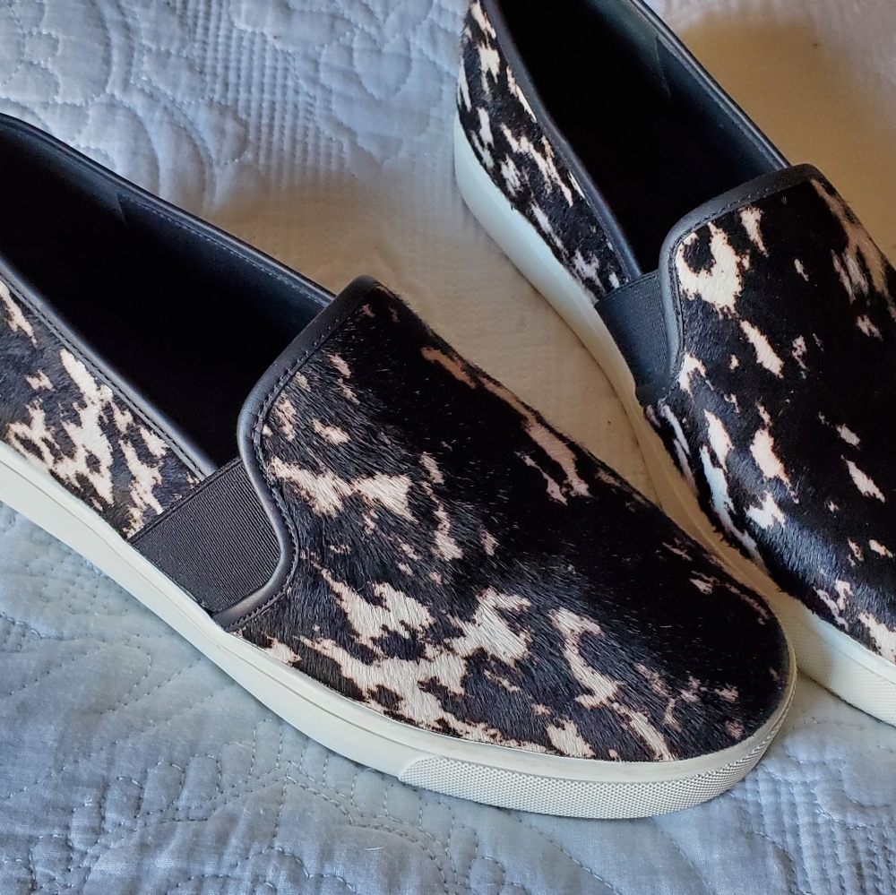 Printed pony hair on sneakers